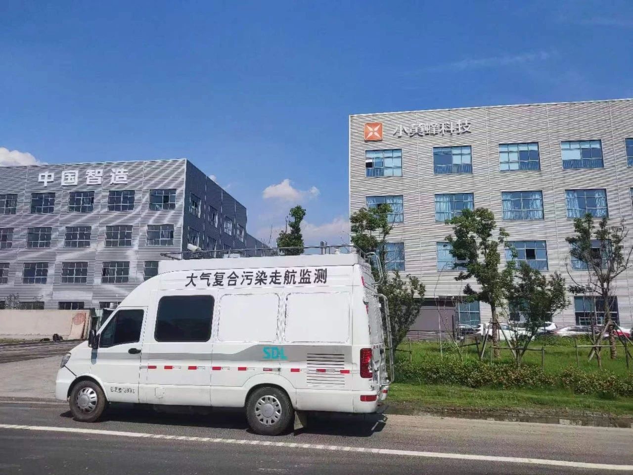 雪迪龍走航監測車工廠實拍.jpg